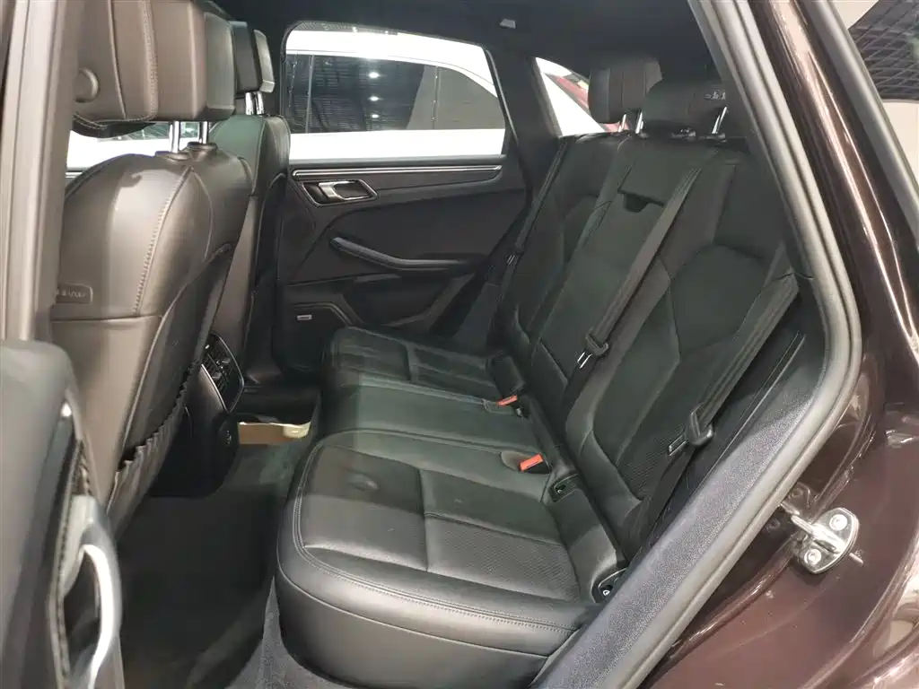 Porsche Macan 2020 Macan 2.0T фото 17