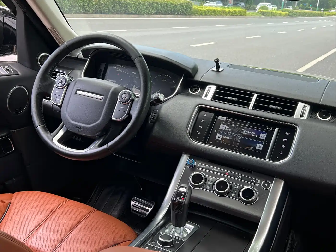 Land Rover Range Rover Sport 2016 Model 3.0 SC V6 HSE DYNAMIC фото 10