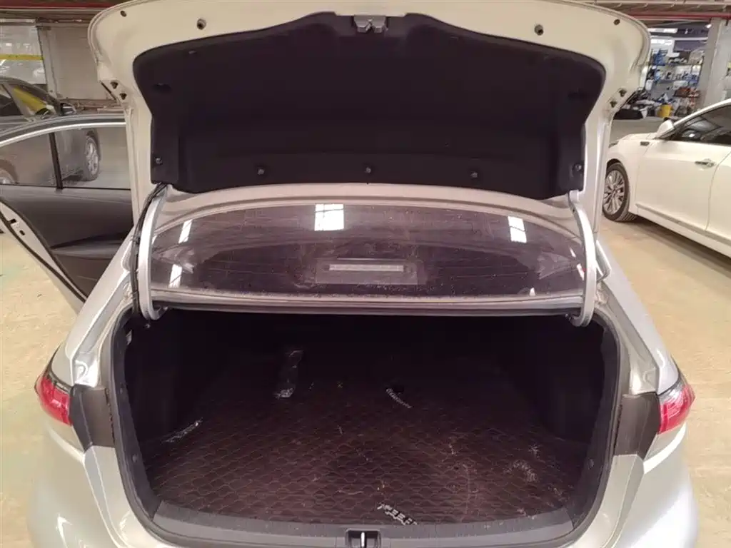 Toyota Levin 2021 Dual Engine 1.8H E-CVT Sport фото 19