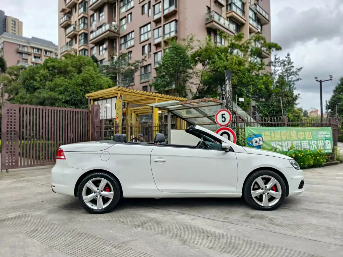 Volkswagen Eos 2011 Model 2.0TSI фото 15
