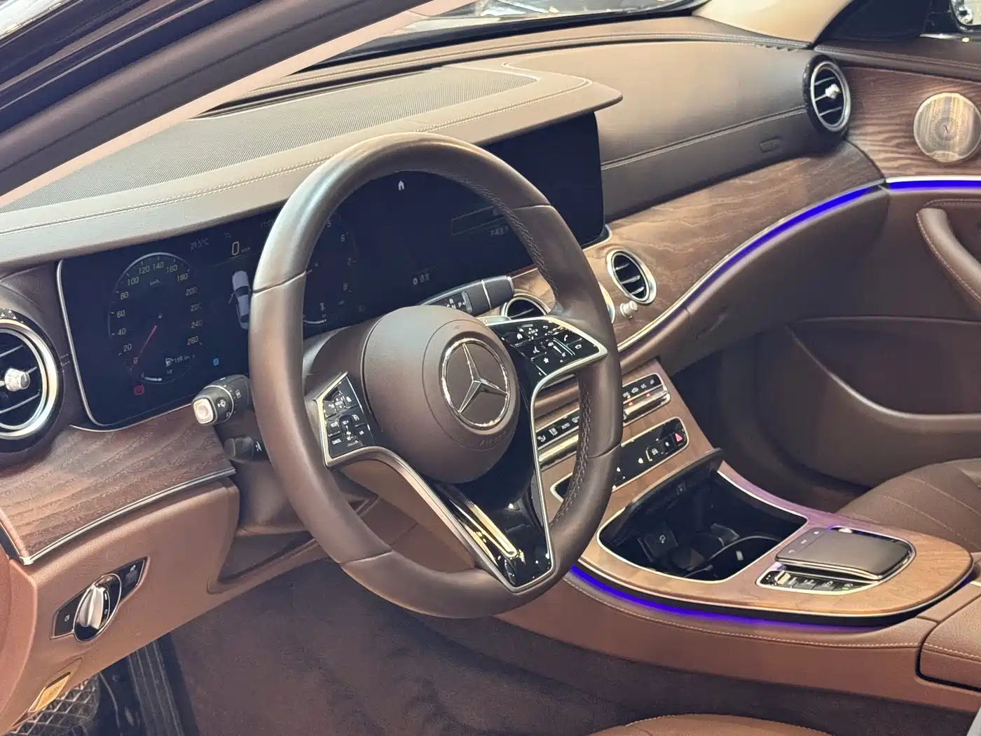 Mercedes-Benz E-Class 2023 E 300 L Luxury фото 5