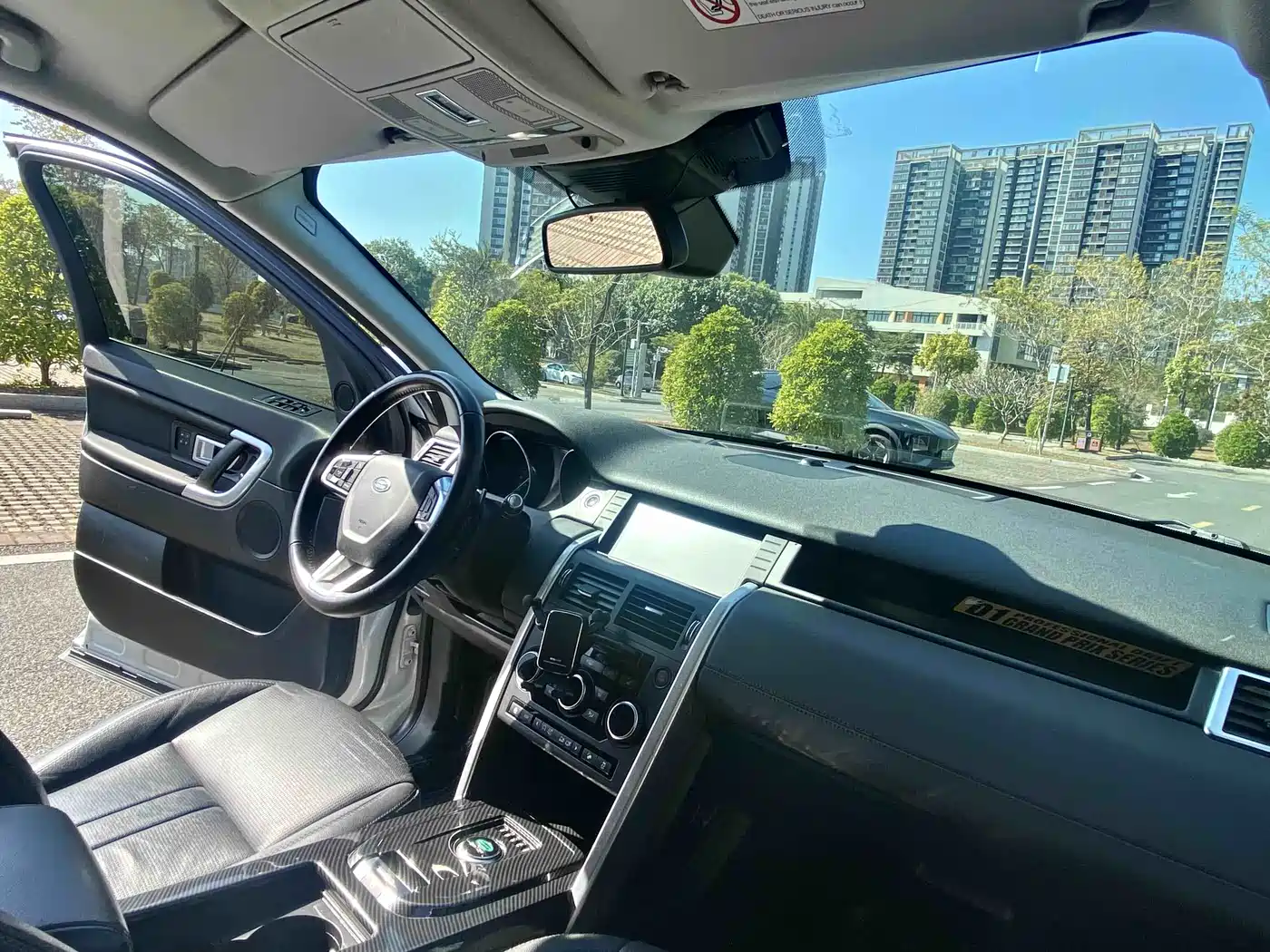 Land Rover Discovery Sport 2018 240PS HSE Edition фото 9