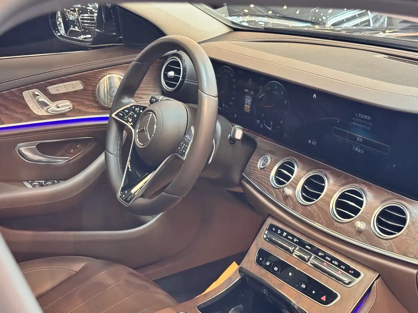 Mercedes-Benz E-Class 2023 E 300 L Luxury фото 16