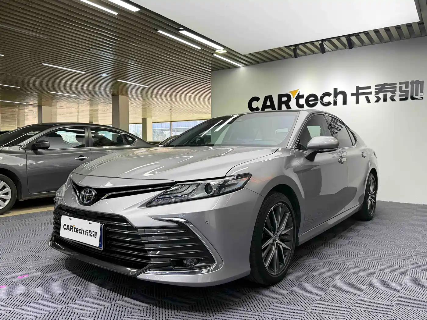 Toyota Camry 2021 2.5G Luxury Edition фото 2