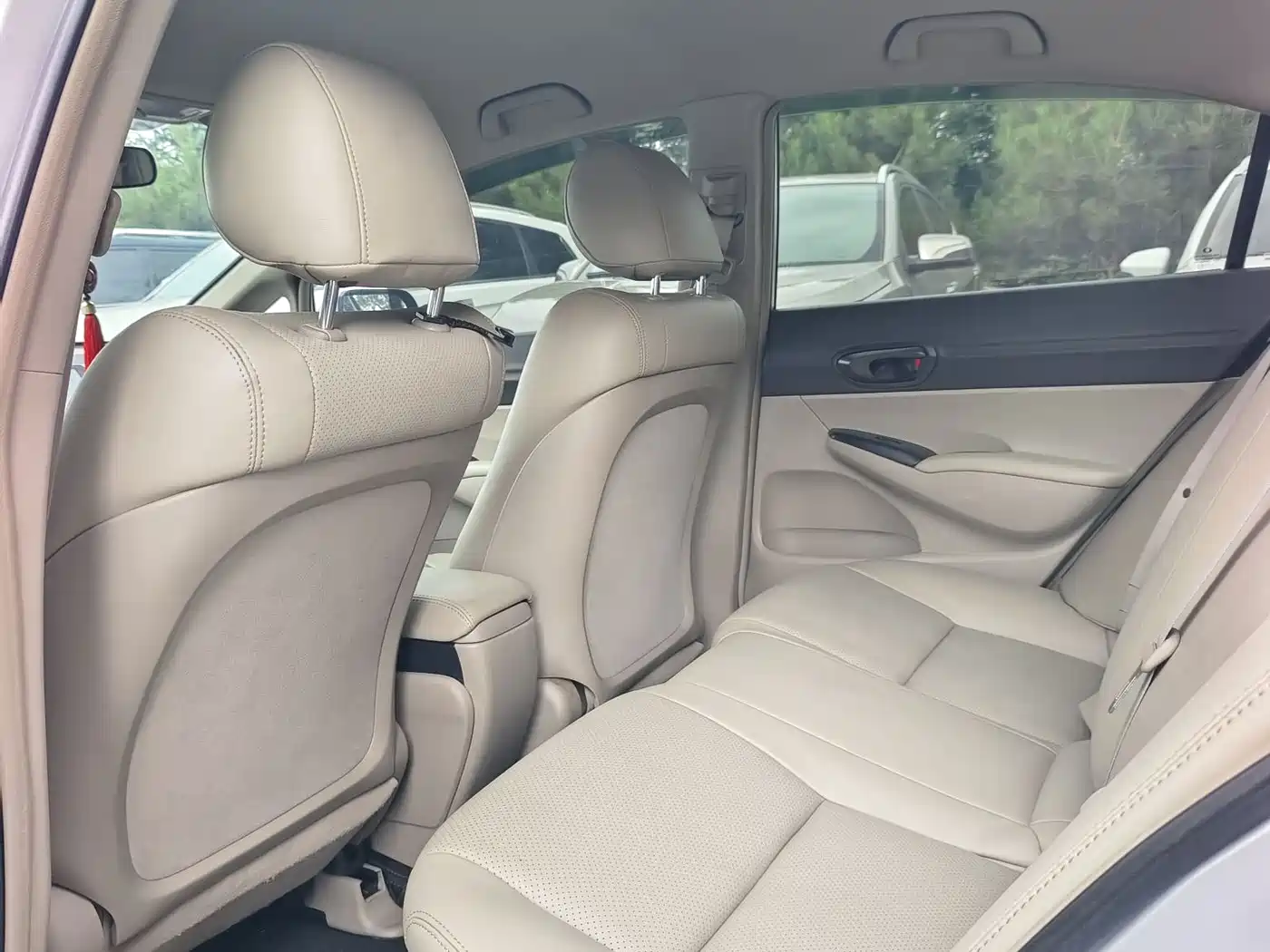 CIIMO CIIMO 2012 2012 1.8L Automatic