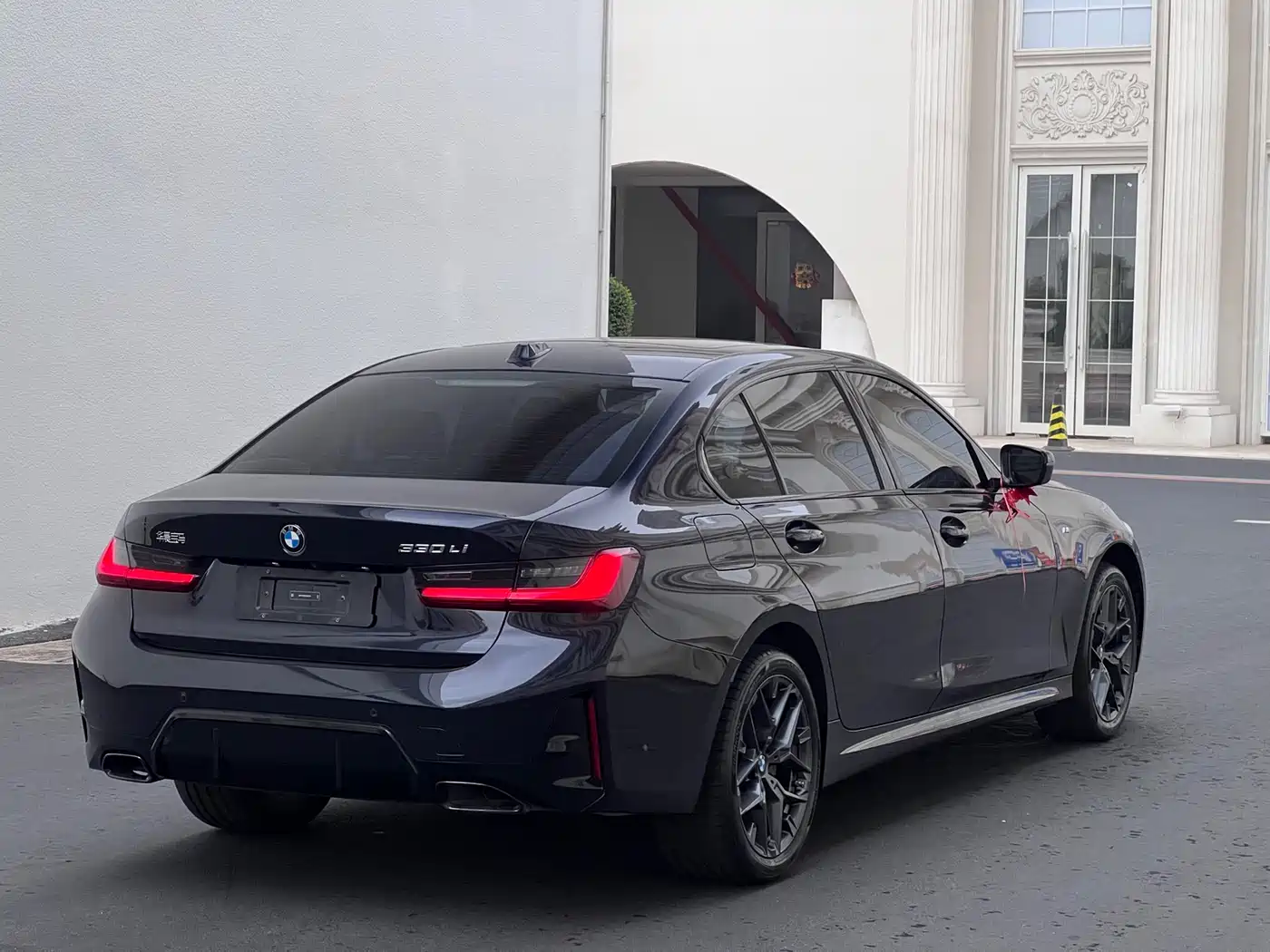 BMW 3 Series 2026 2025 330Li M Sport Night Edition