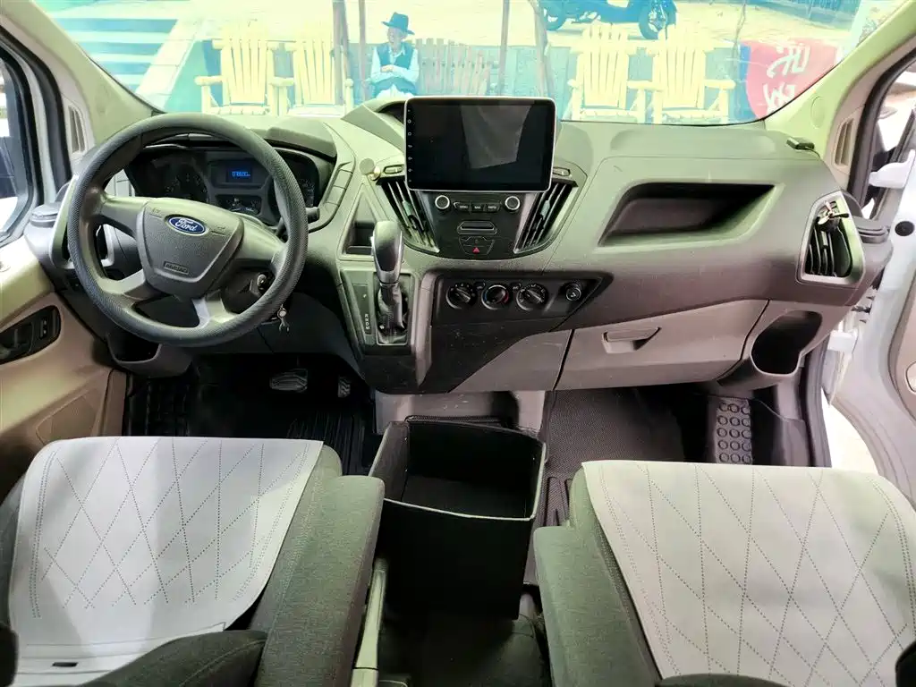 Фото 9 - Ford Transit