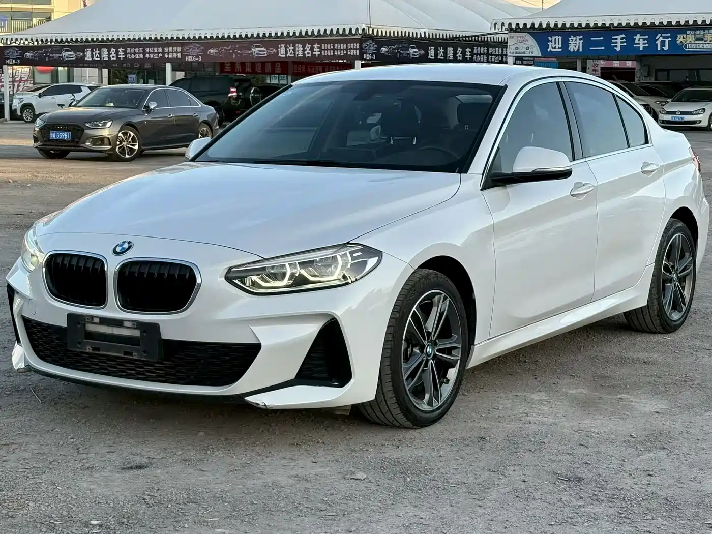 BMW 1 Series 2023 120i M Sport Shadow Edition фото 3