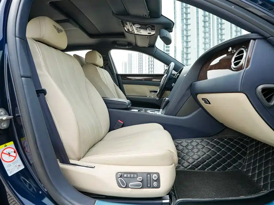Фото 7 - Bentley Flying Spur