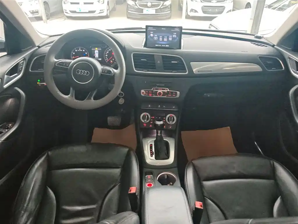 Audi Q3 2015 35 TFSI quattro Technology фото 10