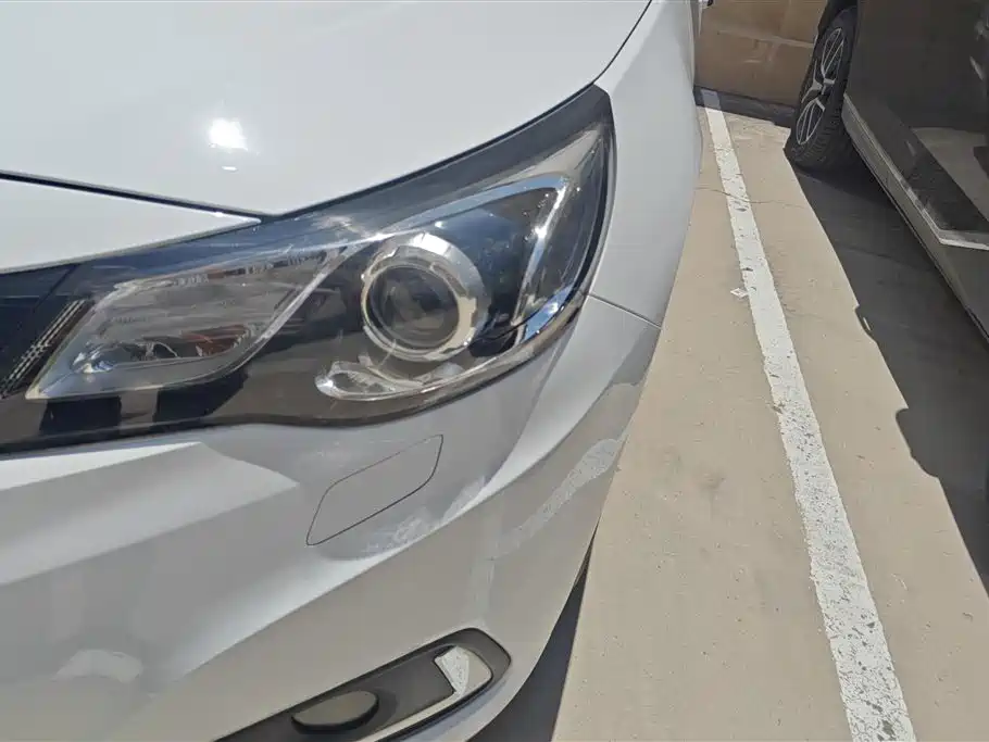 Chevrolet Malibu 2016 2.0L Automatic Luxury фото 5