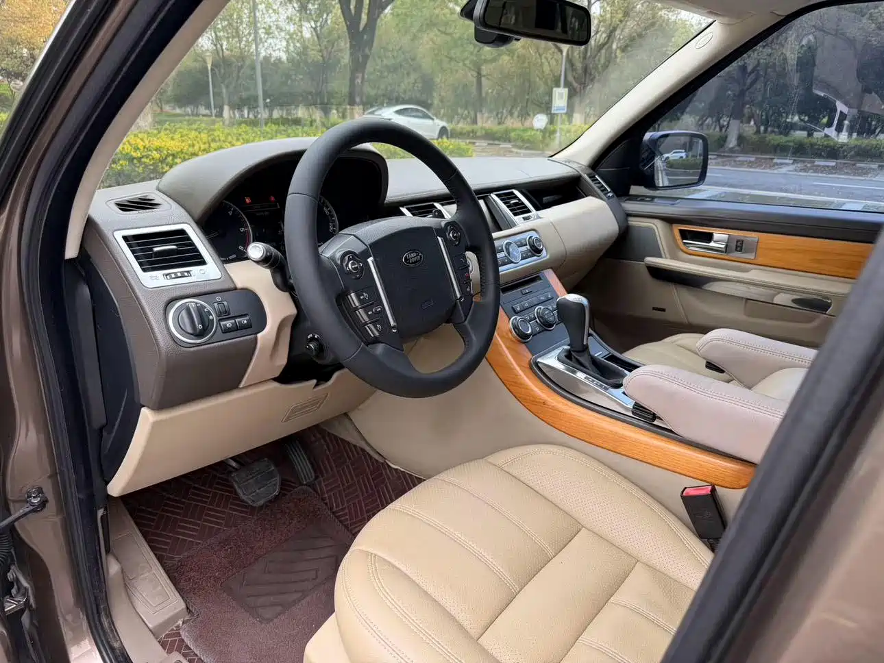 Land Rover Range Rover Sport 2013 3.0 TDV6 Diesel Ultimate Sport Edition фото 6