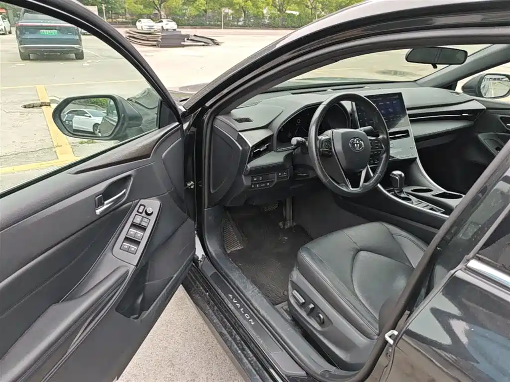 Toyota Avalon 2023 2.0L XLE Premium Edition фото 23