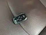 Фото 9 - Toyota Sienna