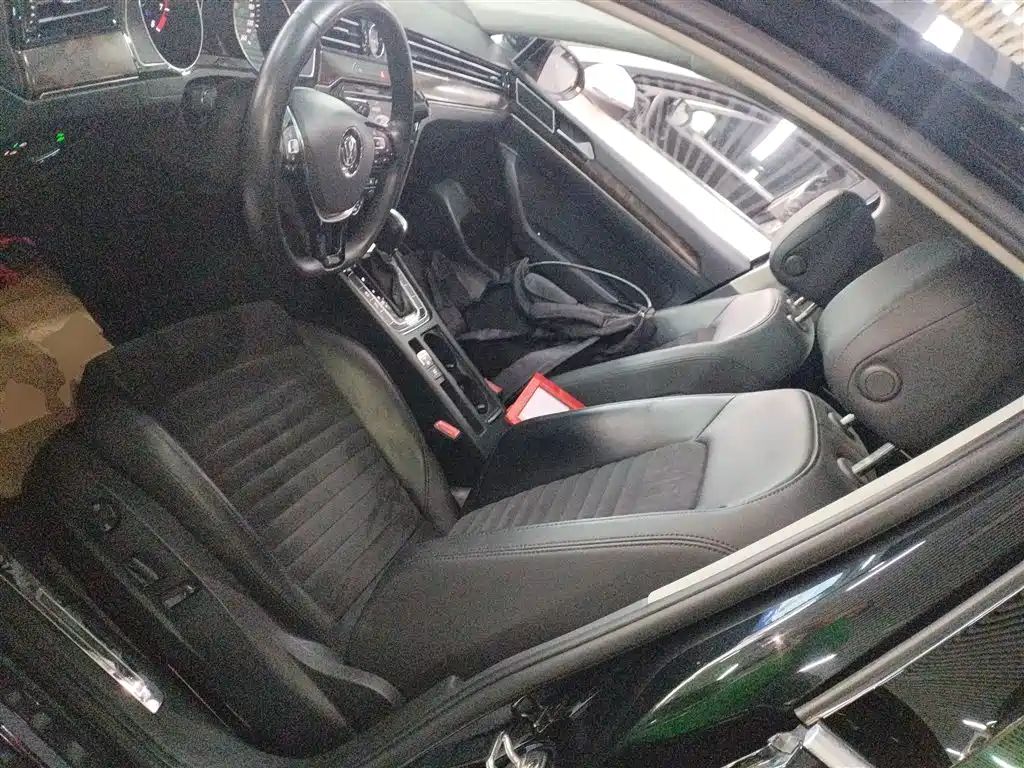 Volkswagen Magotan 2018 330TSI DSG Luxury фото 13