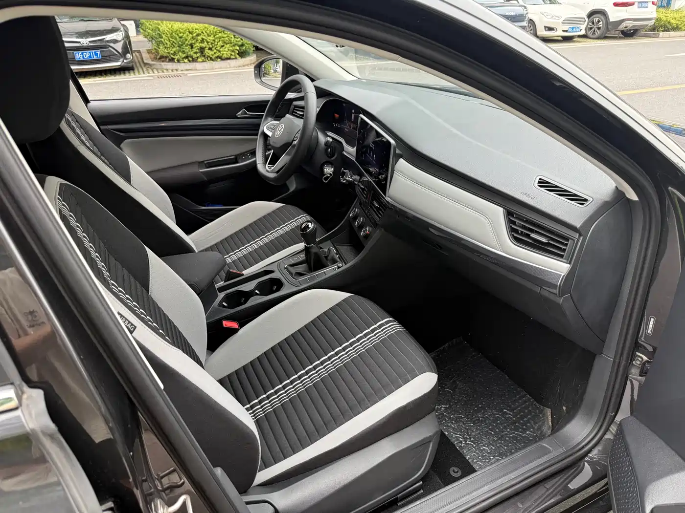 Volkswagen Bora 2023 200TSI Manual Comfort Edition фото 12