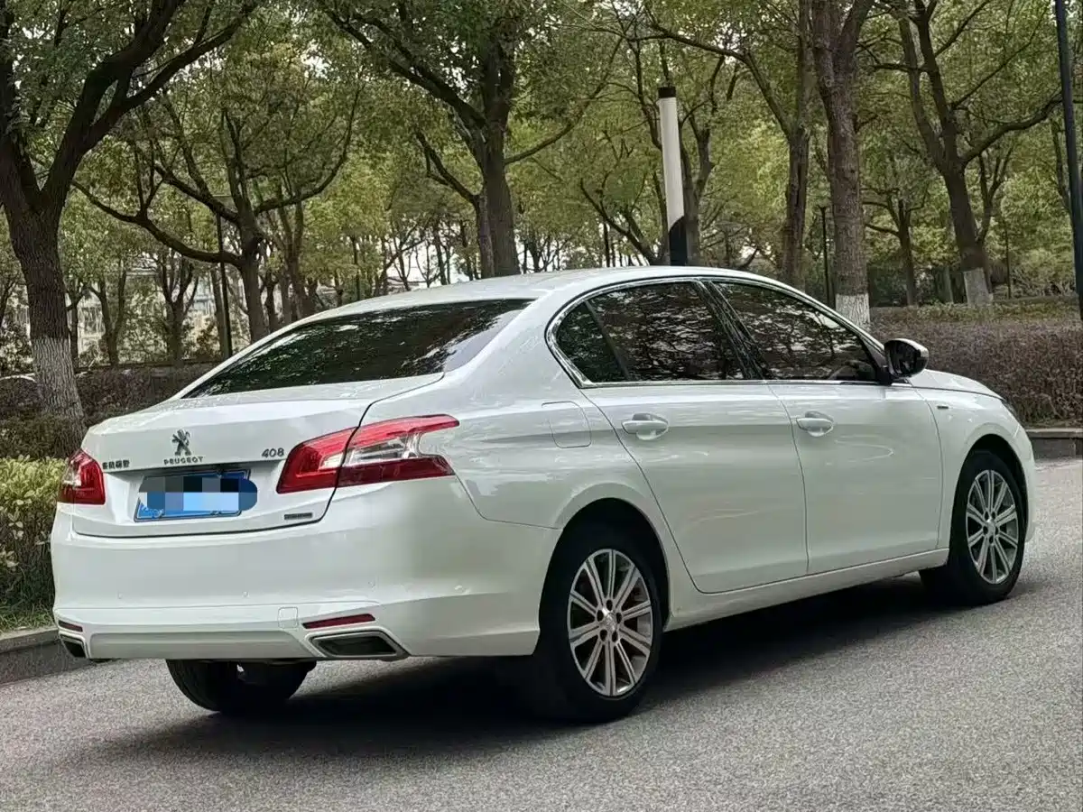 Photo 4 - Peugeot 408