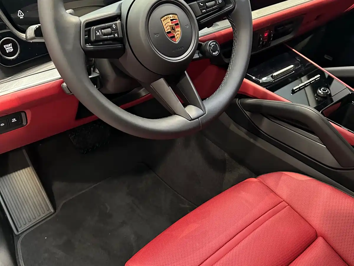 Porsche Cayenne 2025 Cayenne 3.0T Dream Chaser Edition фото 3