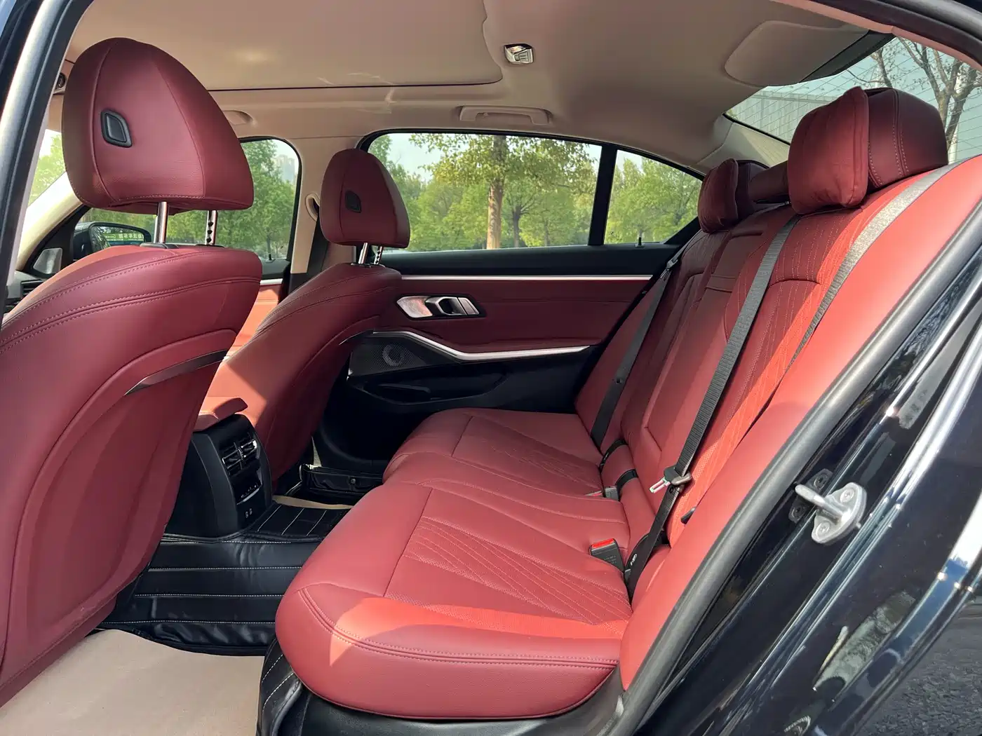 BMW i3 2024 eDrive 35 L фото 9