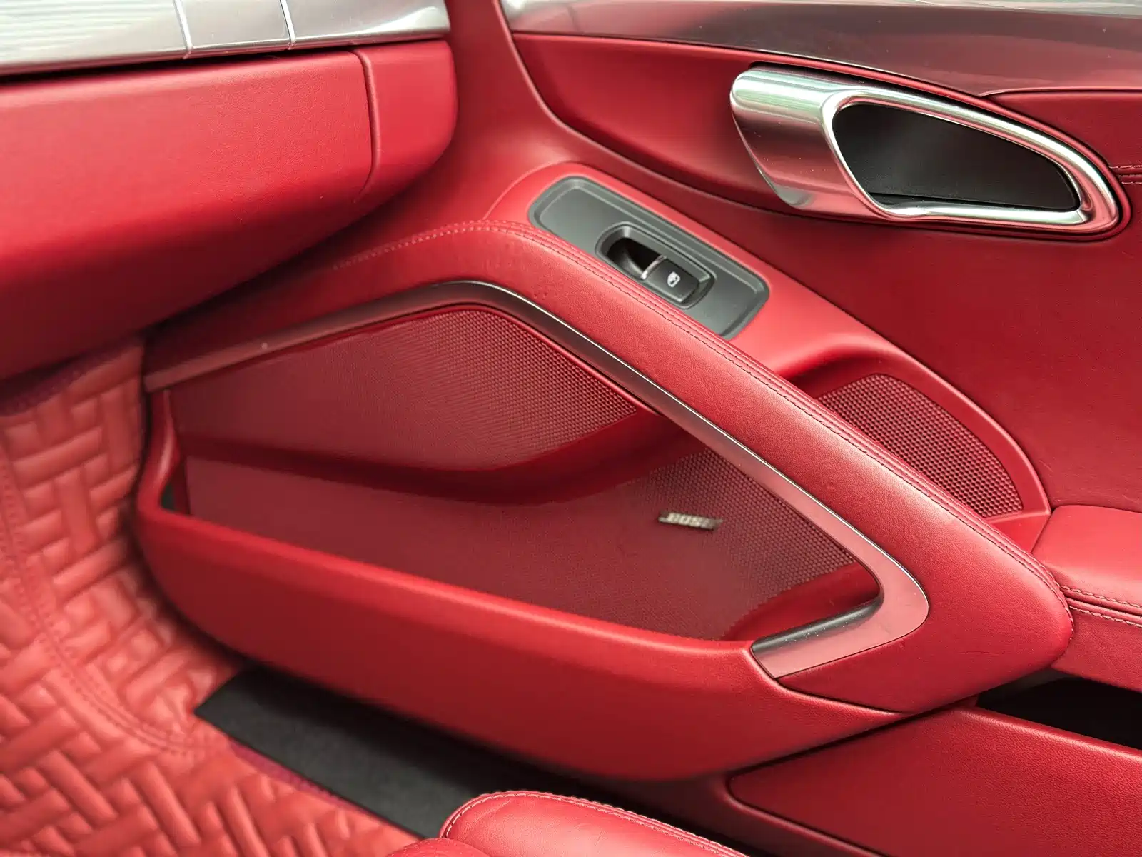 Photo 10 - Porsche 718