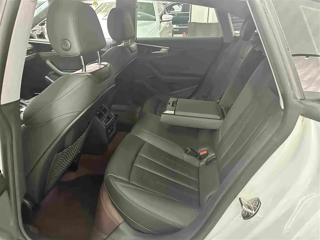 Audi A5 (Import) 2024 2024 Sportback 40 TFSI quattro Luxury Dynamic