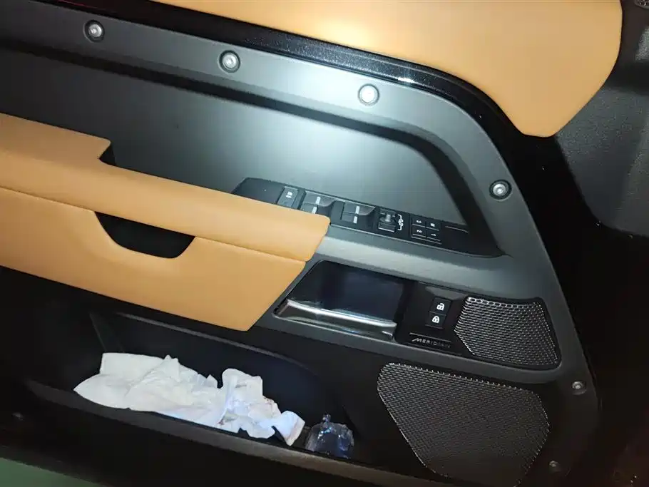 Land Rover Defender 2024 110 3.0T P400 X-DYNAMIC HSE фото 7