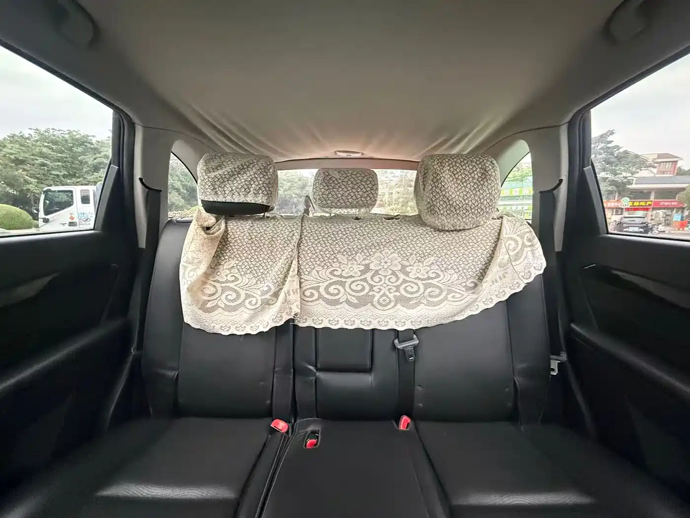 Photo 11 - Chevrolet Captiva