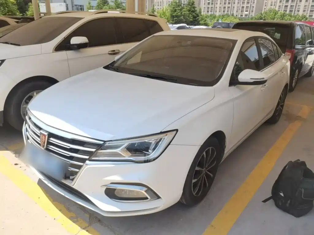 Roewe i5 2020 1.5L Manual 4G Connected Premium Flagship Edition