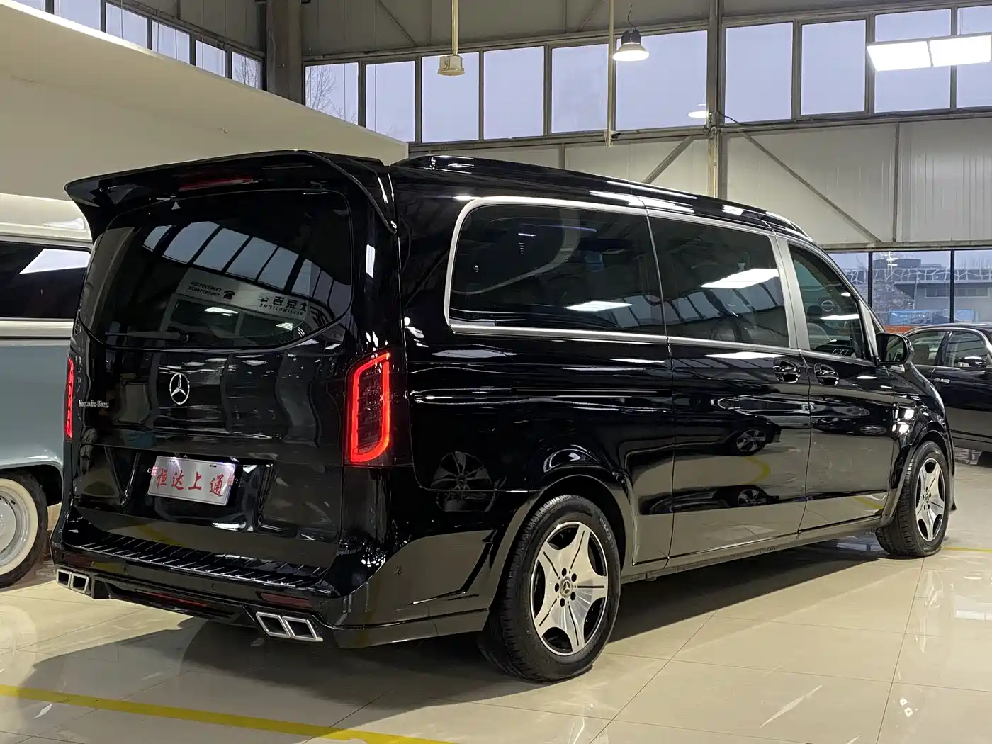 Mercedes-Benz Vito 2023 2.0T Business 7-Seater фото 15