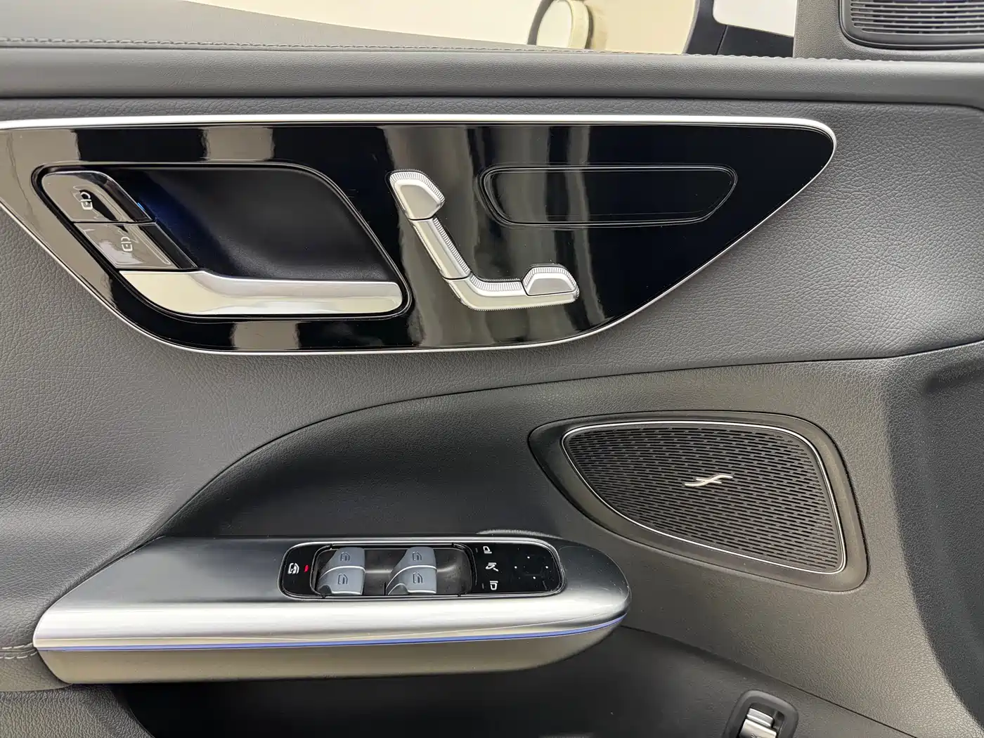Mercedes-Benz C-Class 2025 C 260 L Sport Edition фото 13