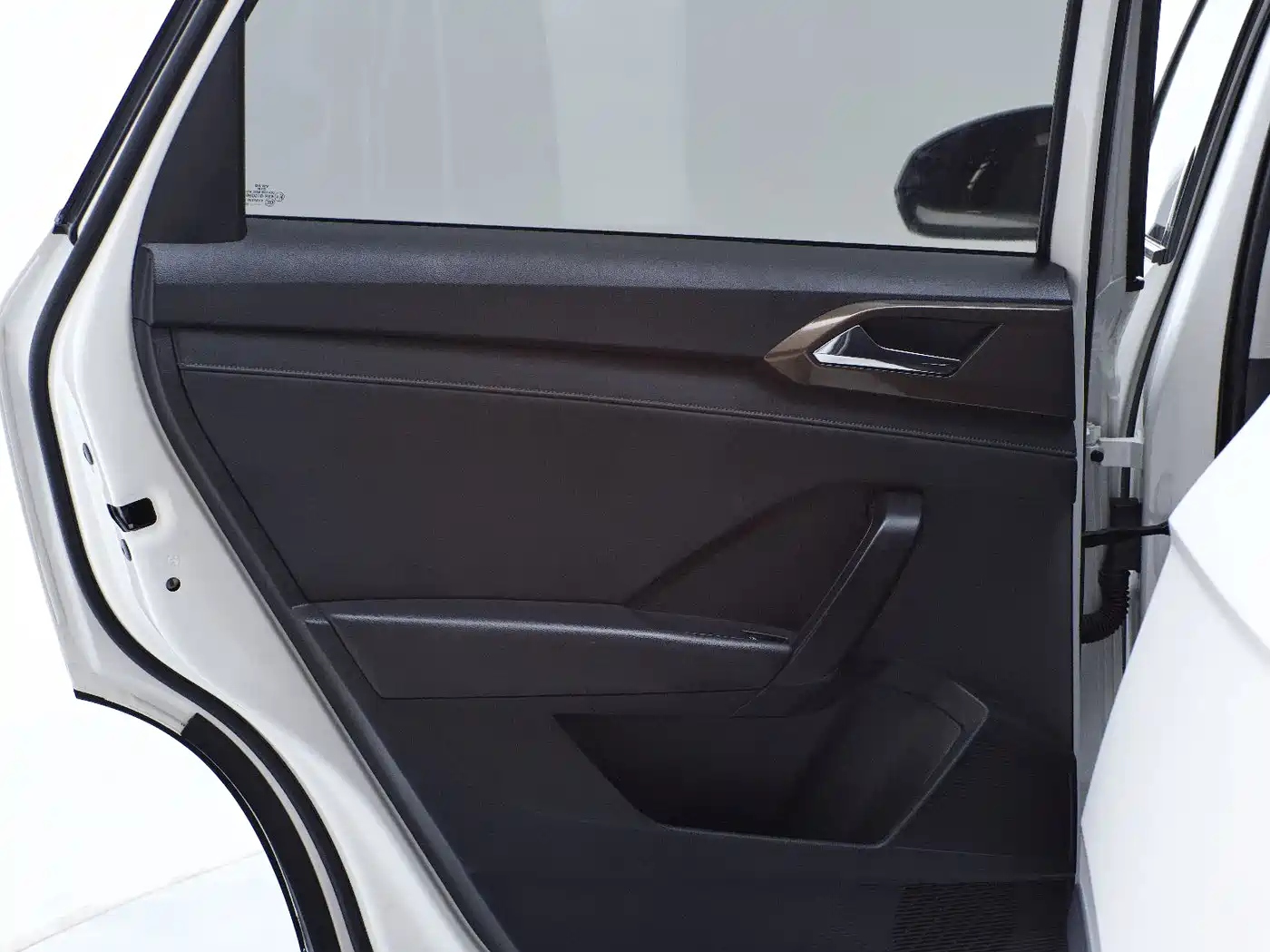 Volkswagen Tharu 2022 280TSI FWD Luxury Edition фото 16