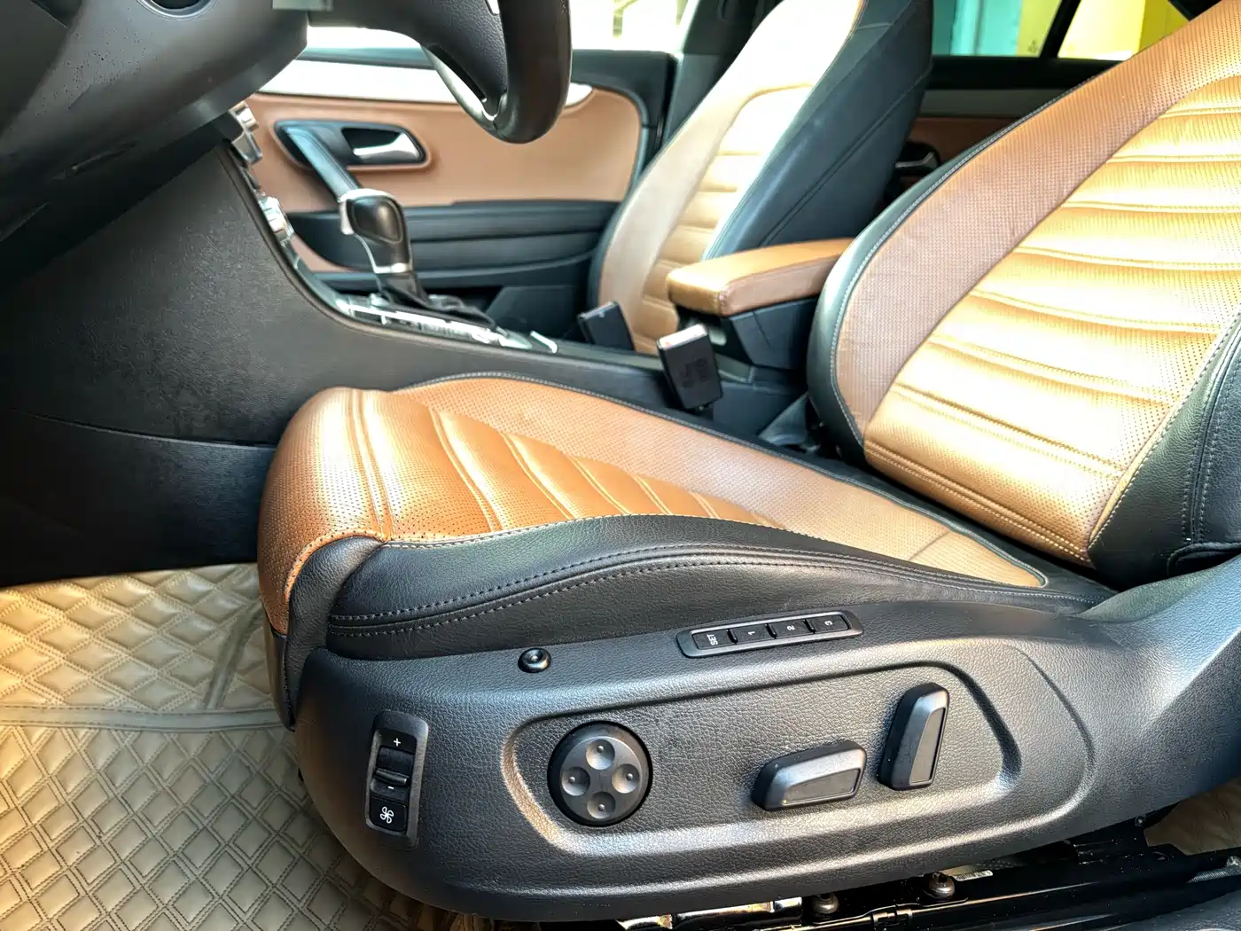 Volkswagen FAW-Volkswagen CC 2015 2.0TSI Supreme Edition фото 22