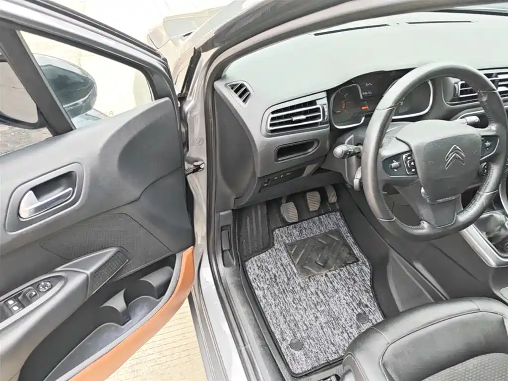 Photo 16 - Citroën C4 C-Quatre