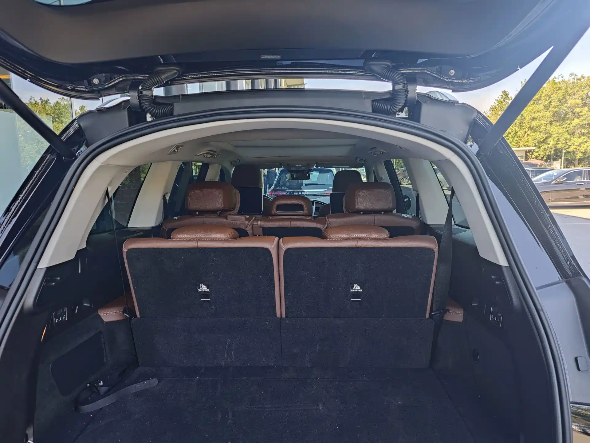Фото 40 - Mercedes-Benz GLS