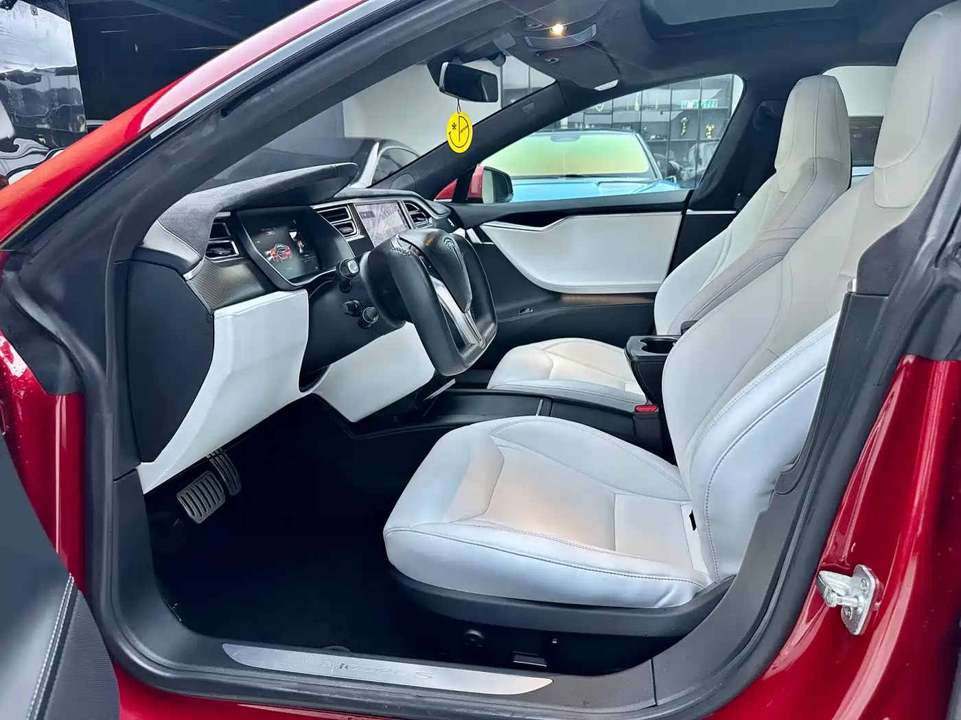 TESLA MODEL S
