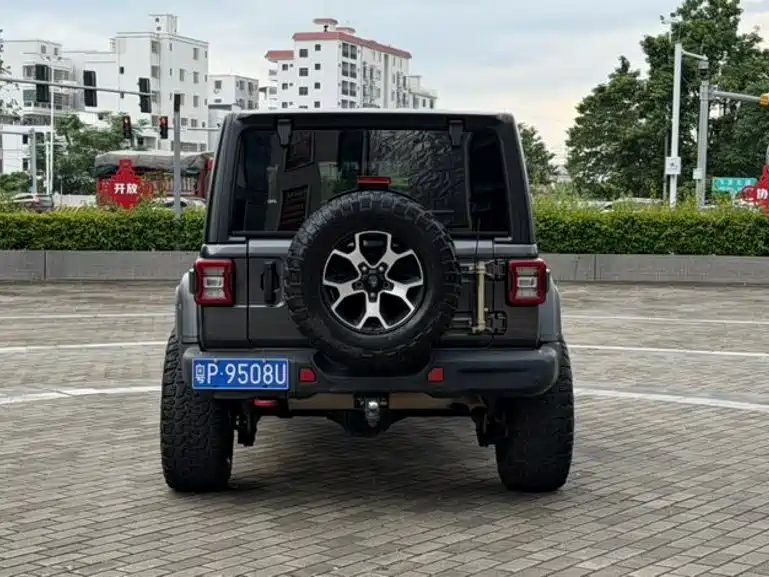 Photo 6 - Jeep Wrangler