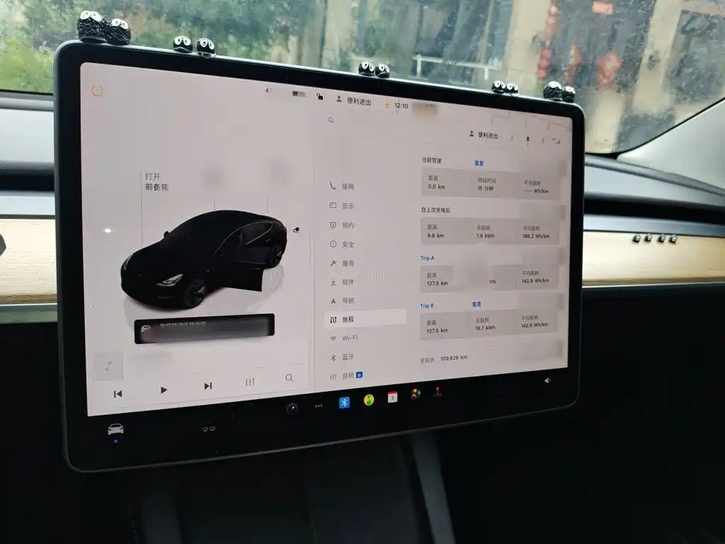 Фото 4 - Tesla Model 3