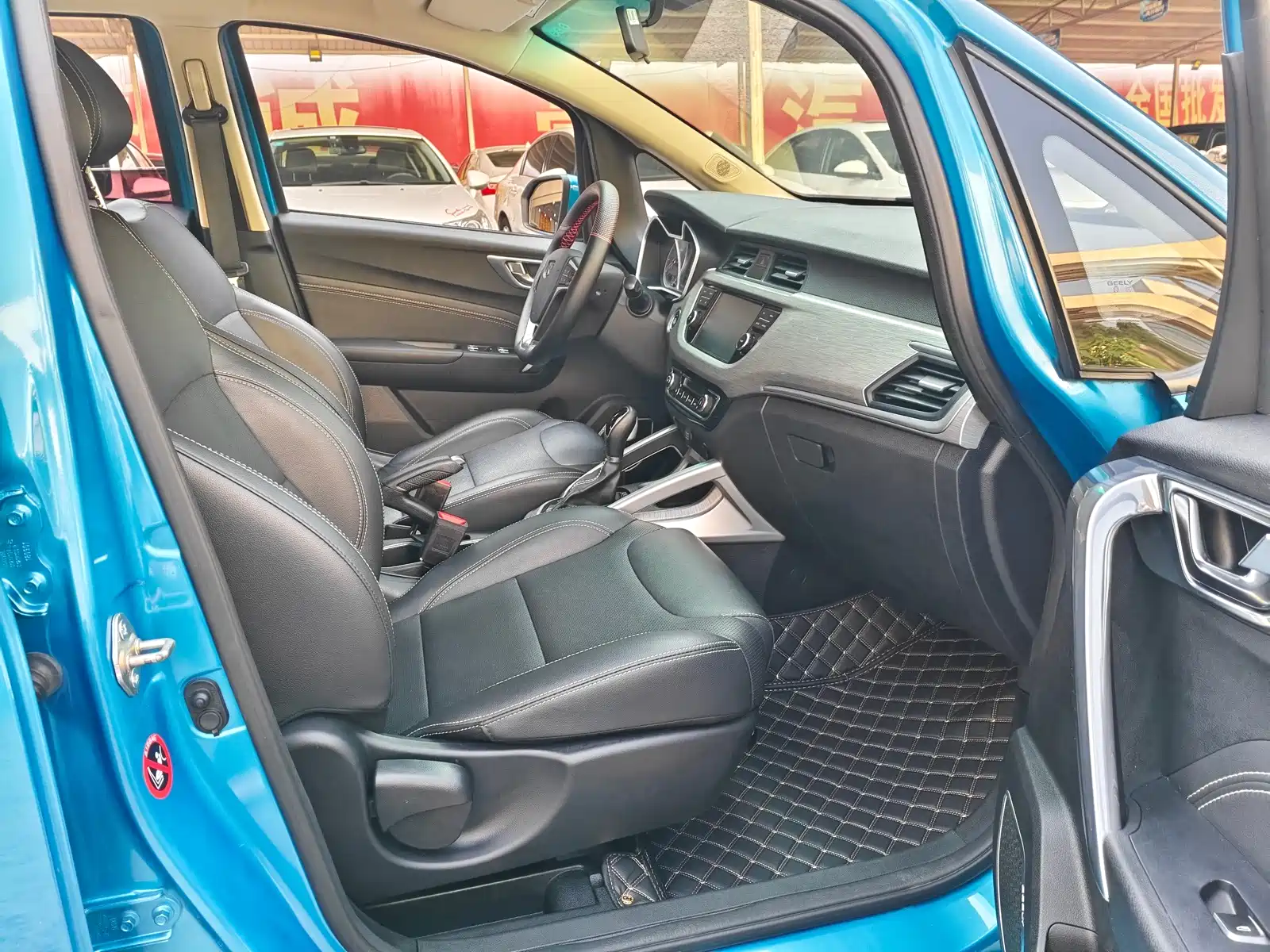 Фото 6 - Geely Vision X3