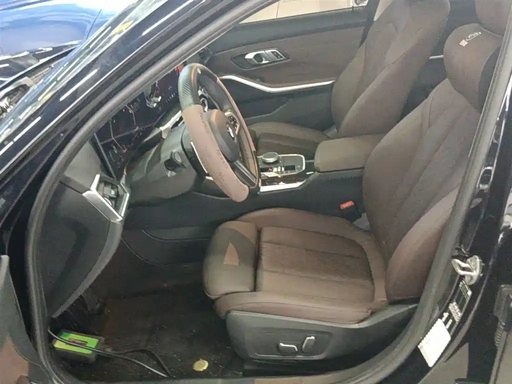 BMW 3 Series 2024 325Li M Sport Package фото 15