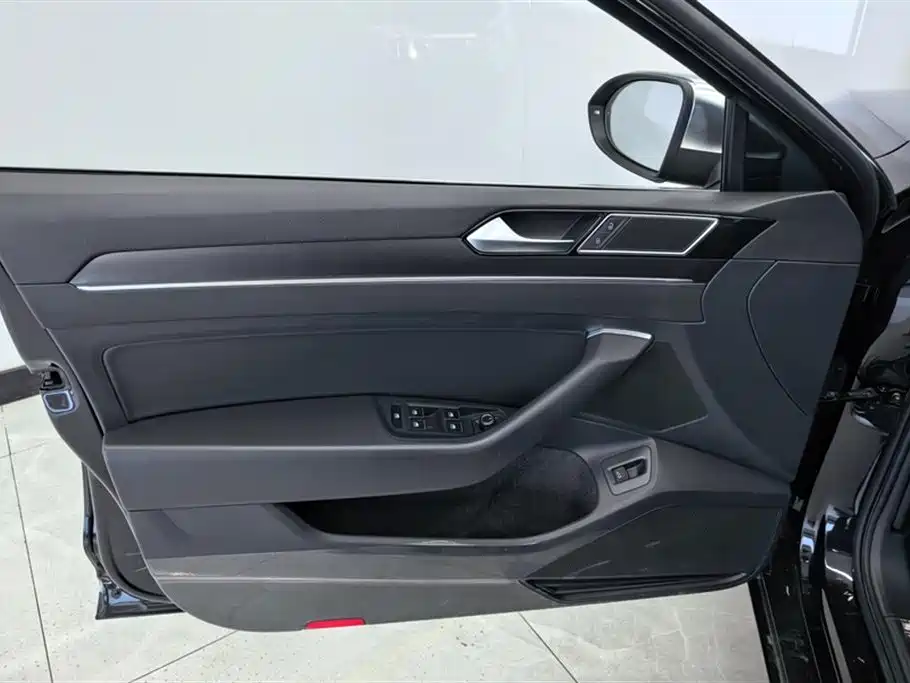 Volkswagen Magotan 2020 330TSI DSG Luxury фото 7