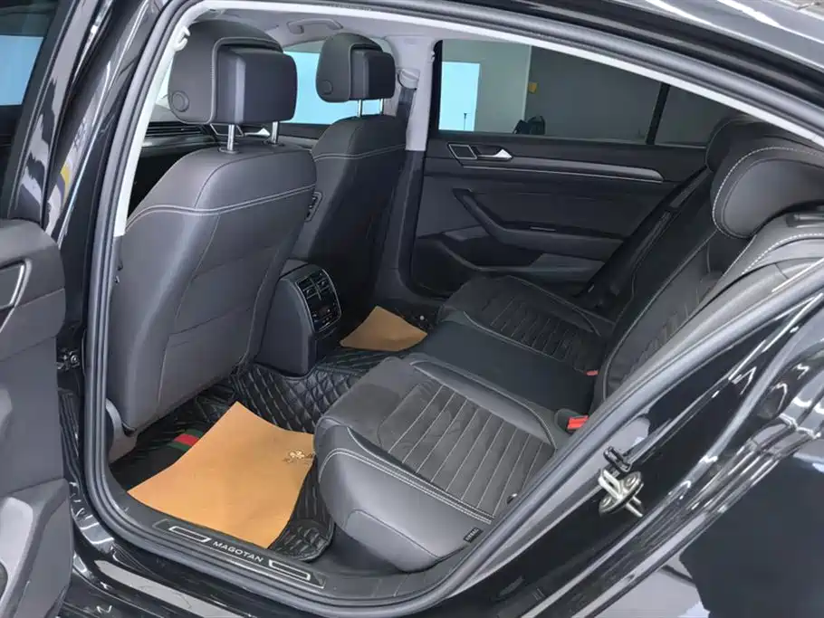 Volkswagen Magotan 2020 330TSI DSG Luxury фото 11