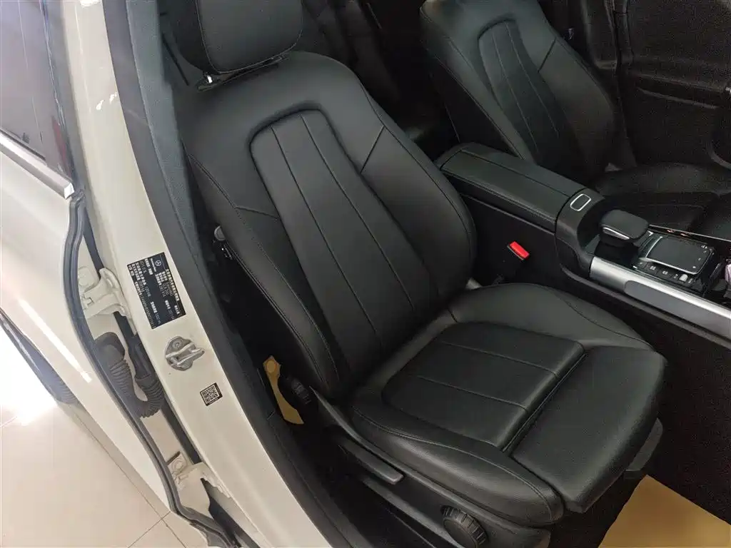 Mercedes-Benz GLB 2021 GLB 200 Dynamic фото 20