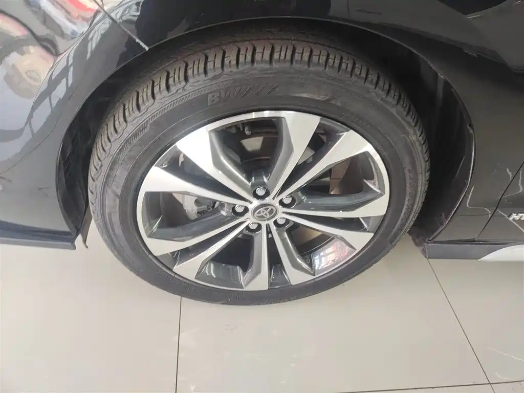 Toyota Granvia 2023 2.5L Hybrid Prestige PLUS Edition фото 23