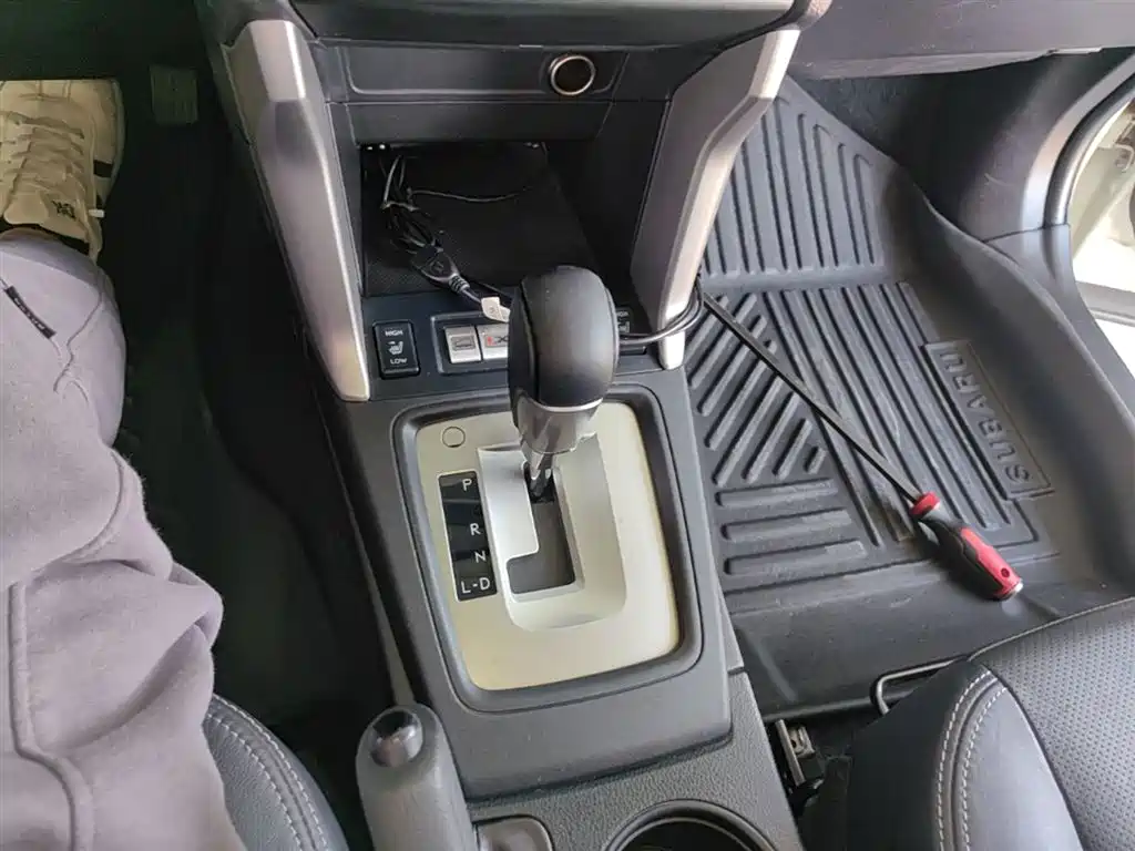 Subaru Forester 2014 2.5i Automatic Elite Edition фото 14
