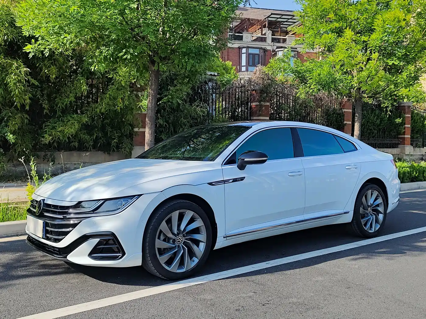 Volkswagen FAW-Volkswagen CC 2023 380TSI Eye-catching Edition фото 16