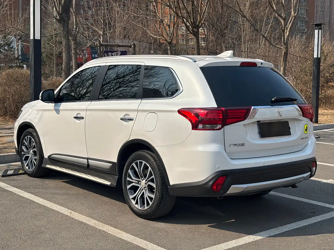 MITSUBISHI OUTLANDER