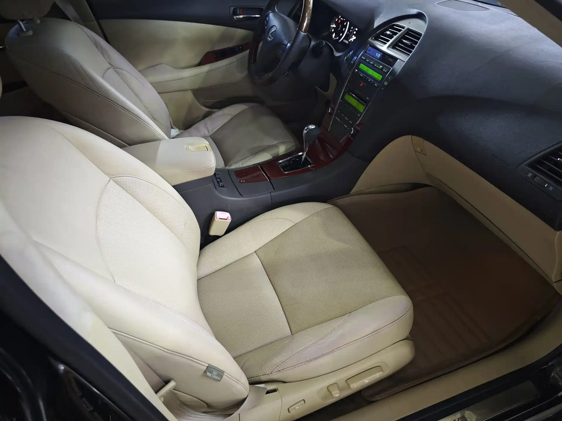 Фото 6 - Lexus ES