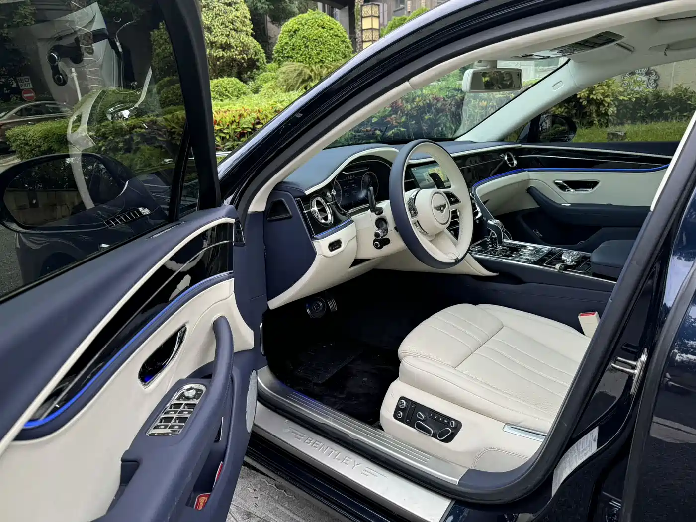 Bentley Flying Spur 2011 2010 6.0T 5-seater Version