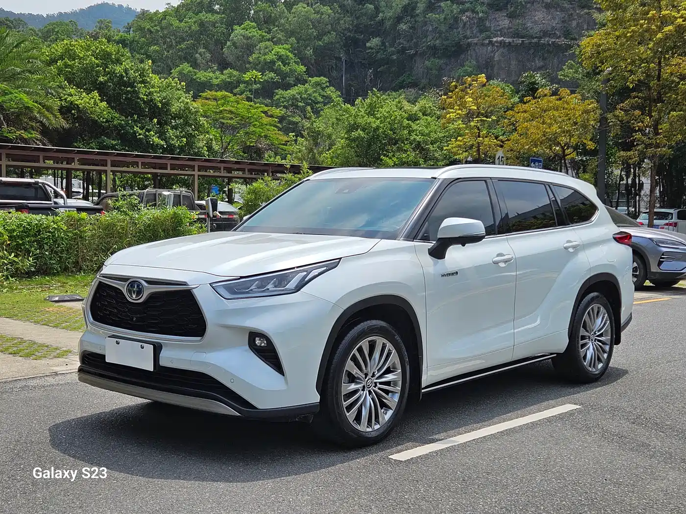 Toyota Highlander 2022 Dual Engine 2.5L 2WD Premium 7-Seater