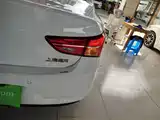Photo 8 - Buick Verano